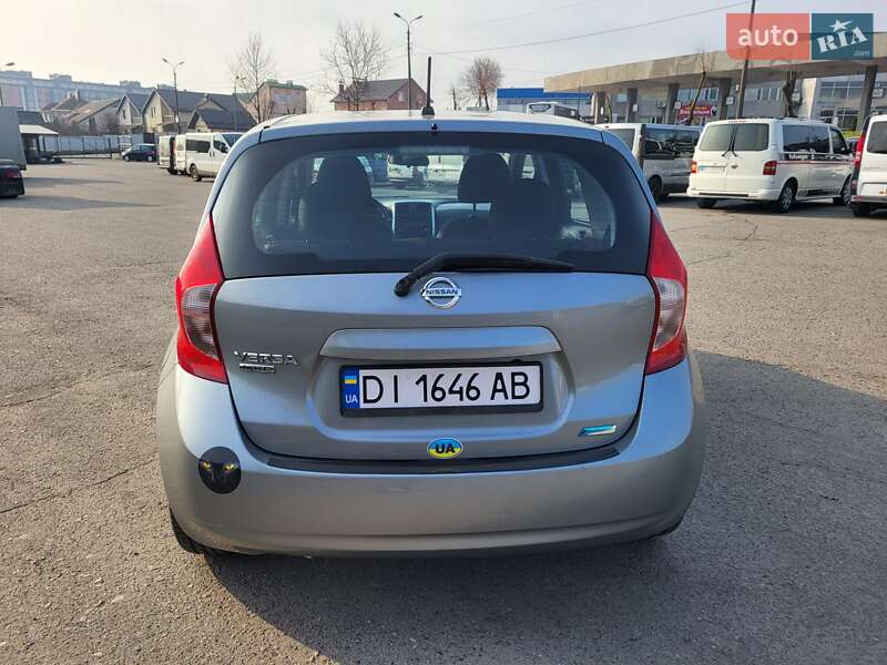 Седан Nissan Versa 2014 в Хмельницькому