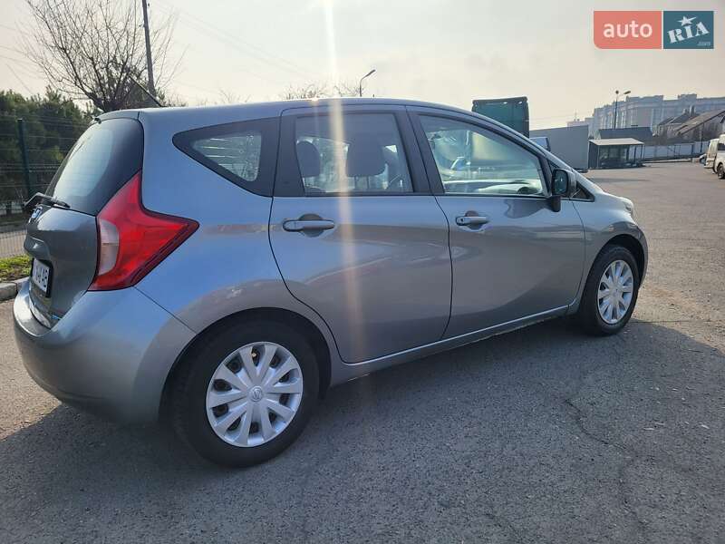 Седан Nissan Versa 2014 в Хмельницькому