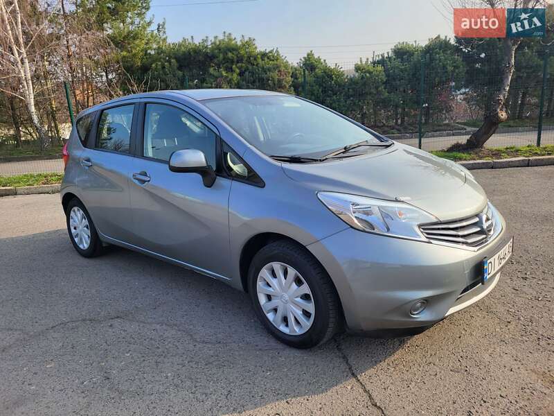 Седан Nissan Versa 2014 в Хмельницькому