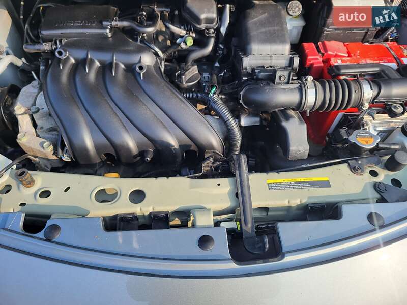 Седан Nissan Versa 2014 в Хмельницькому