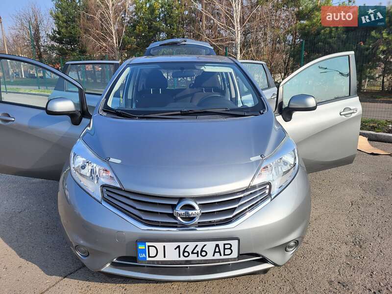 Седан Nissan Versa 2014 в Хмельницькому