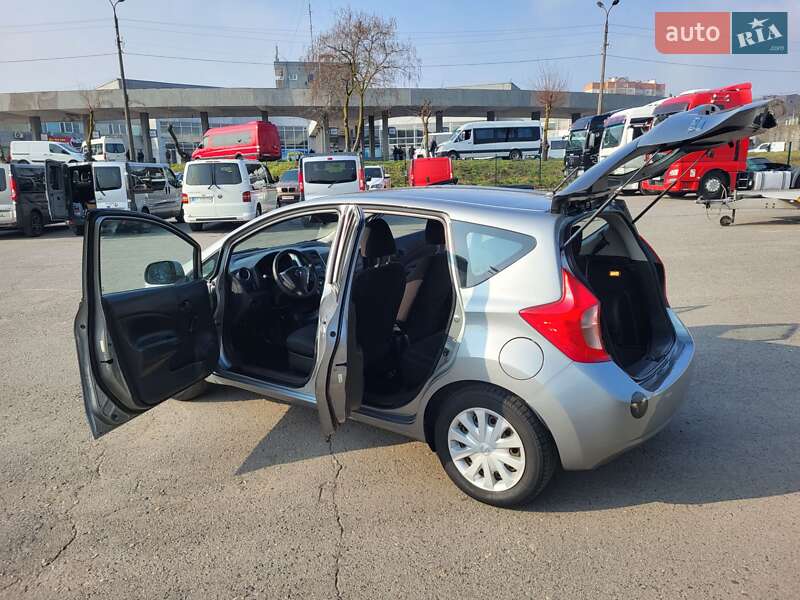 Седан Nissan Versa 2014 в Хмельницькому
