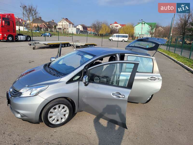 Седан Nissan Versa 2014 в Хмельницькому