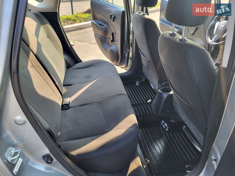 Седан Nissan Versa 2014 в Хмельницькому
