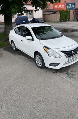 Седан Nissan Versa 2016 в 