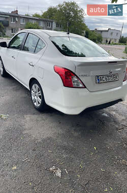 Седан Nissan Versa 2016 в 