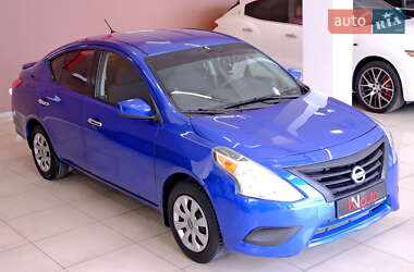 Седан Nissan Versa 2016 в 