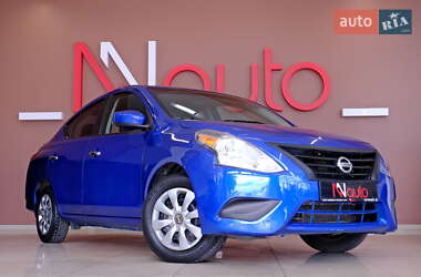 Седан Nissan Versa 2016 в 