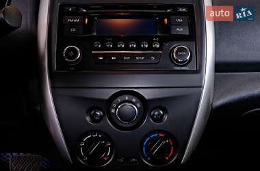 Седан Nissan Versa 2016 в 