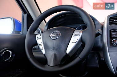 Седан Nissan Versa 2016 в 