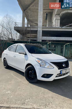 Седан Nissan Versa 2017 в Киеве