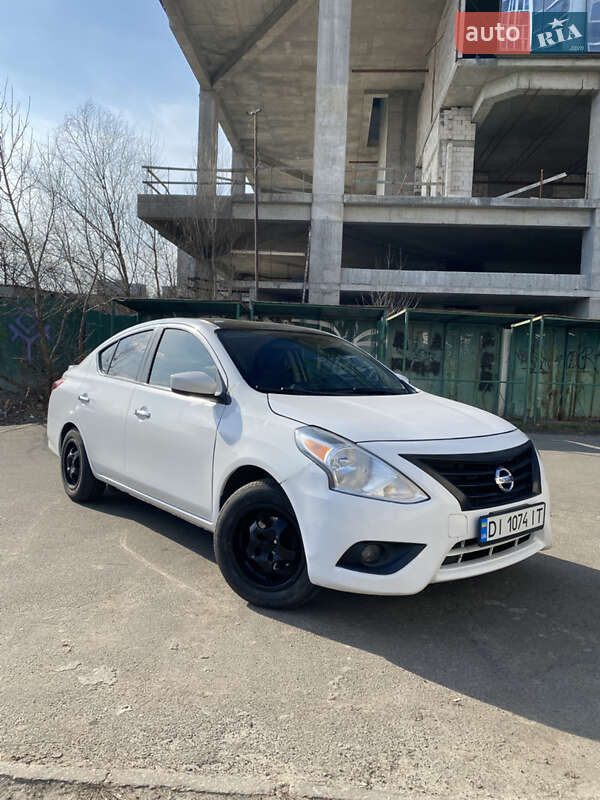 Nissan Versa 2017