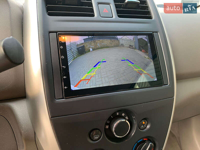 Седан Nissan Versa 2016 в Одесі