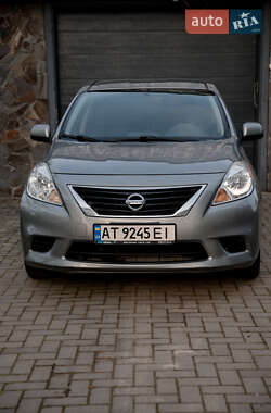 Седан Nissan Versa 2014 в Ивано-Франковске