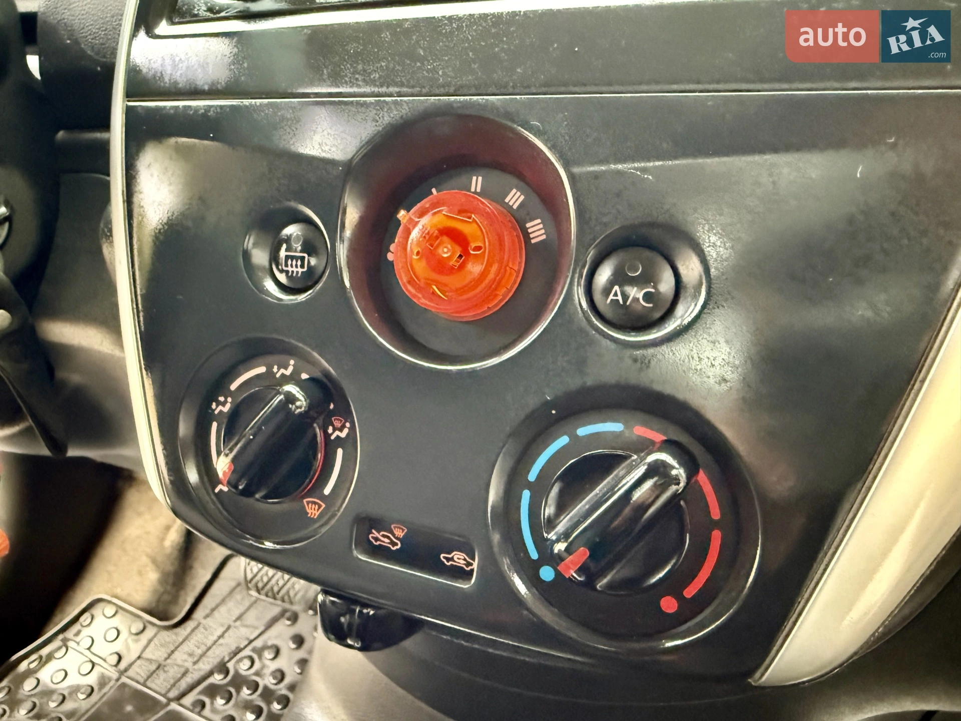 2014 Nissan Versa - мініатюра 48