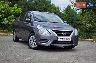 Седан Nissan Versa 2019 в Хмельницком