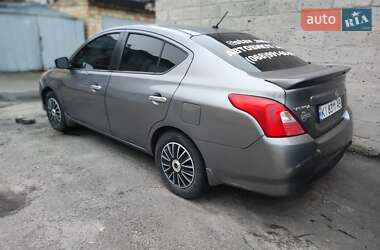 Седан Nissan Versa 2018 в Києві