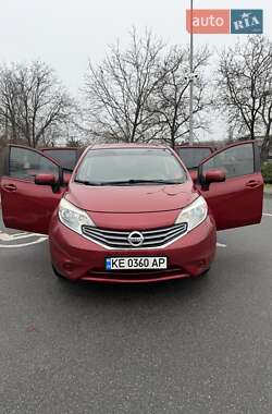 Седан Nissan Versa 2014 в Днепре