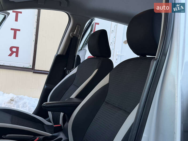 Седан Nissan Versa 2020 в Дрогобыче фото 43 Седан Nissan Versa 2020 в Дрогобыче