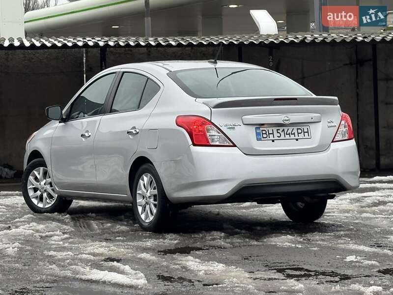 Седан Nissan Versa 2018 в Одесі