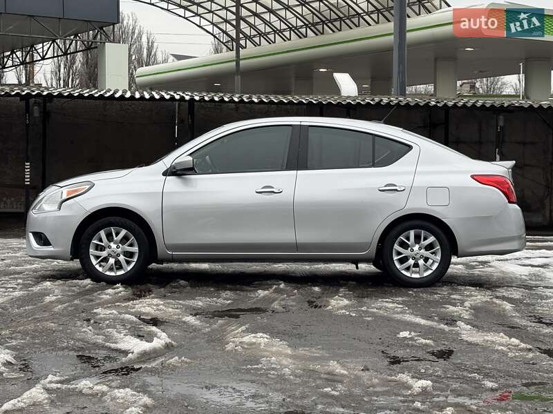 Седан Nissan Versa 2018 в Одесі