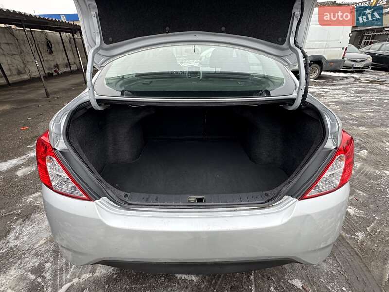 Седан Nissan Versa 2018 в Одесі