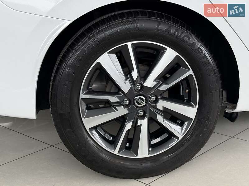 Седан Nissan Versa 2022 в Одессе