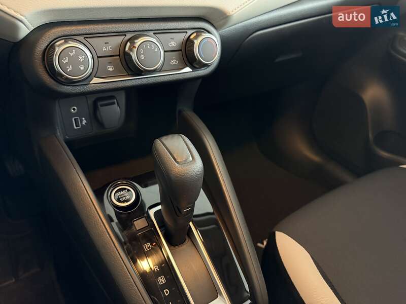 Седан Nissan Versa 2022 в Одессе