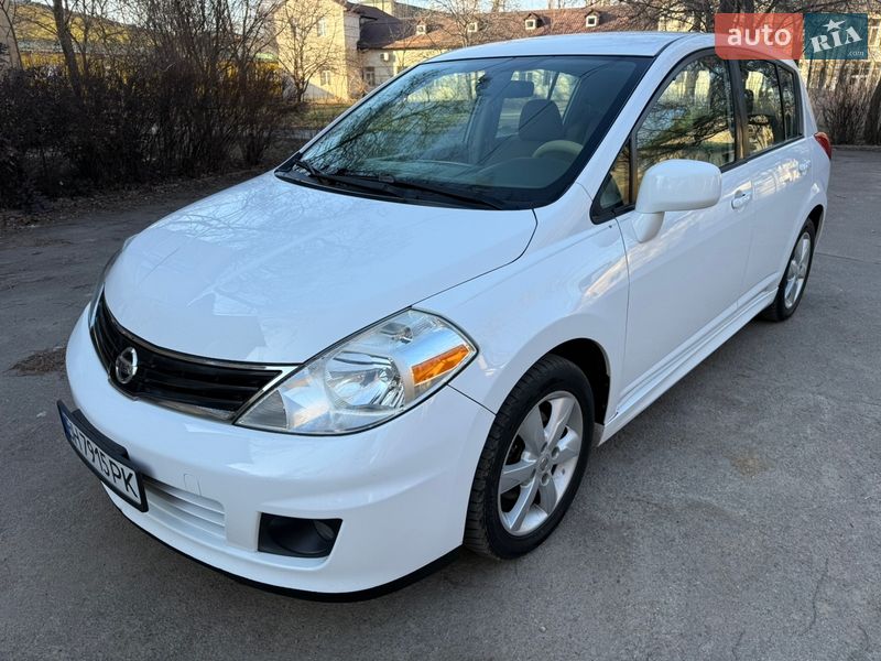 Хэтчбек Nissan Versa 2010 в Одессе