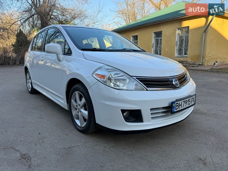 Хэтчбек Nissan Versa 2010 в Одессе