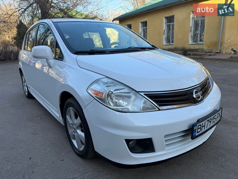 Хэтчбек Nissan Versa 2010 в Одессе