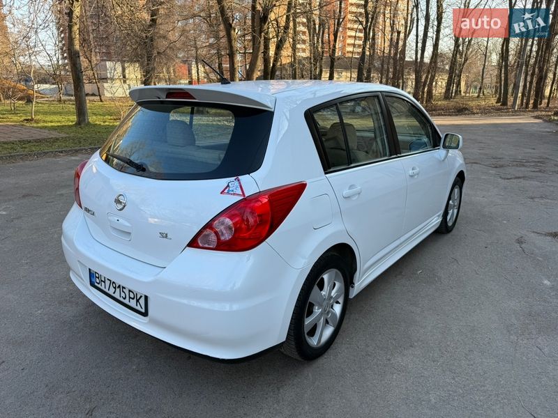 Хэтчбек Nissan Versa 2010 в Одессе
