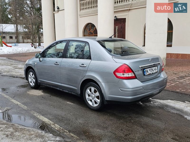 Седан Nissan Versa 2007 в Києві