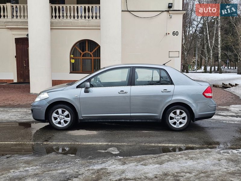 Седан Nissan Versa 2007 в Києві