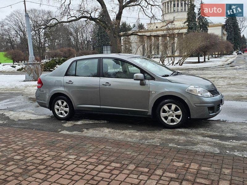 Седан Nissan Versa 2007 в Києві