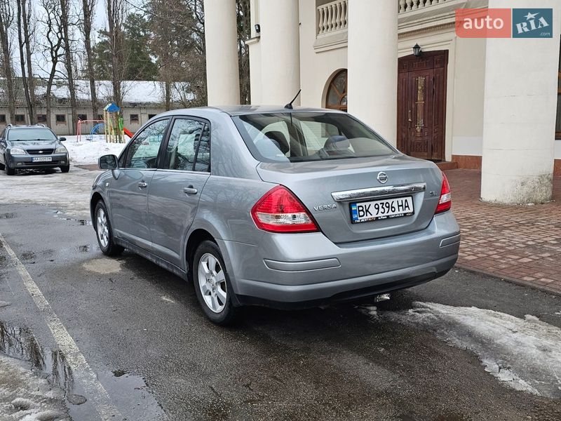 Седан Nissan Versa 2007 в Києві