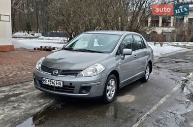 Седан Nissan Versa 2007 в Киеве