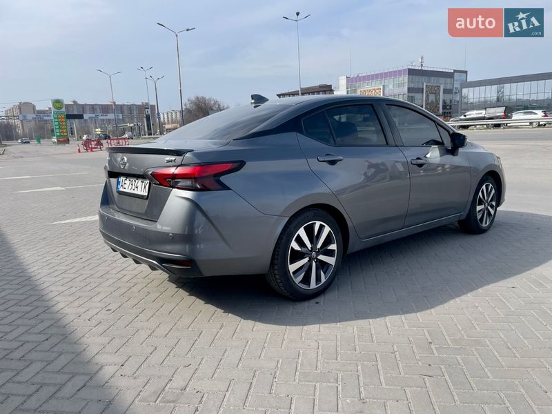 Седан Nissan Versa 2019 в Днепре