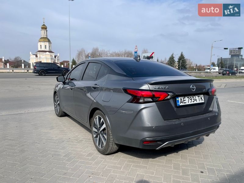 Седан Nissan Versa 2019 в Днепре