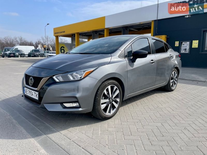 Седан Nissan Versa 2019 в Днепре