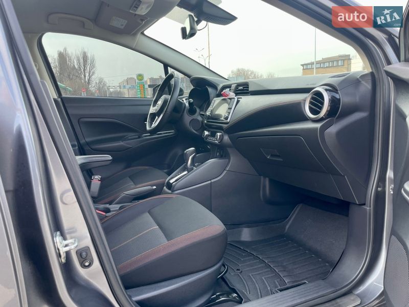 Седан Nissan Versa 2019 в Днепре