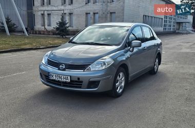 Седан Nissan Versa 2007 в Киеве