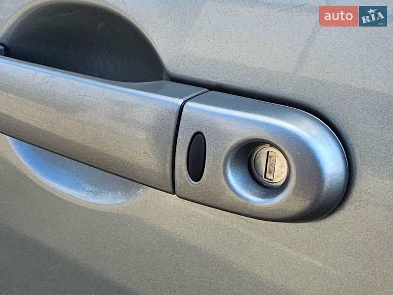 Седан Nissan Versa 2007 в Киеве фото 31 Седан Nissan Versa 2007 в Киеве