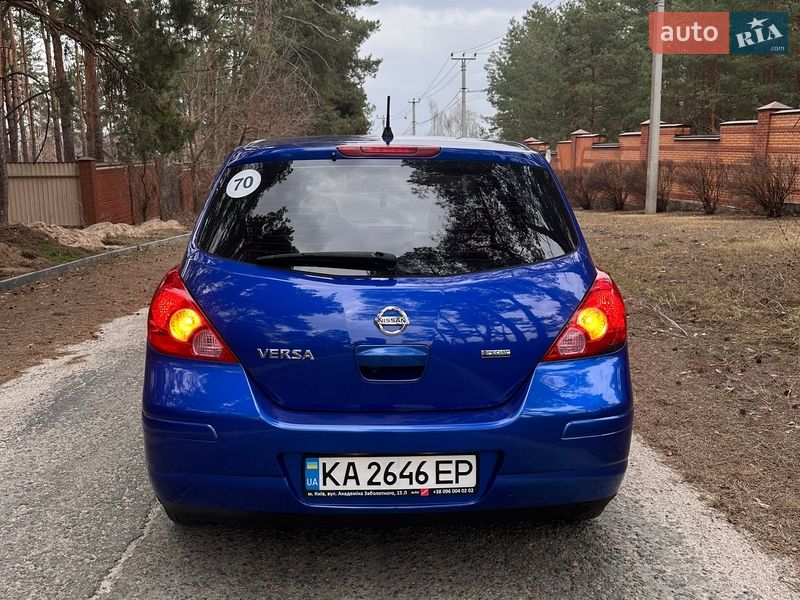Седан Nissan Versa 2012 в Василькове