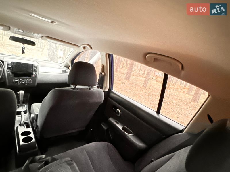 Седан Nissan Versa 2012 в Василькове