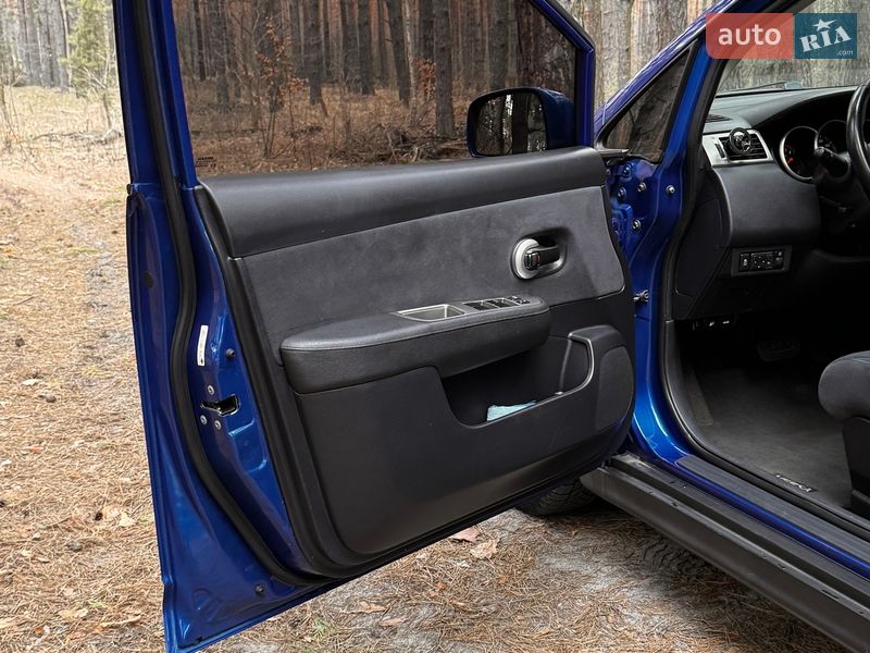 Седан Nissan Versa 2012 в Василькове