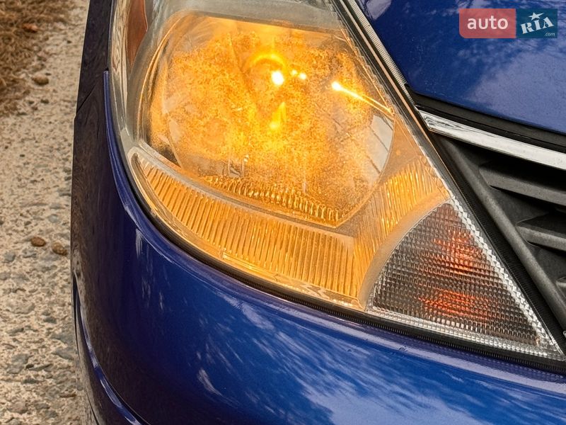 Седан Nissan Versa 2012 в Василькове