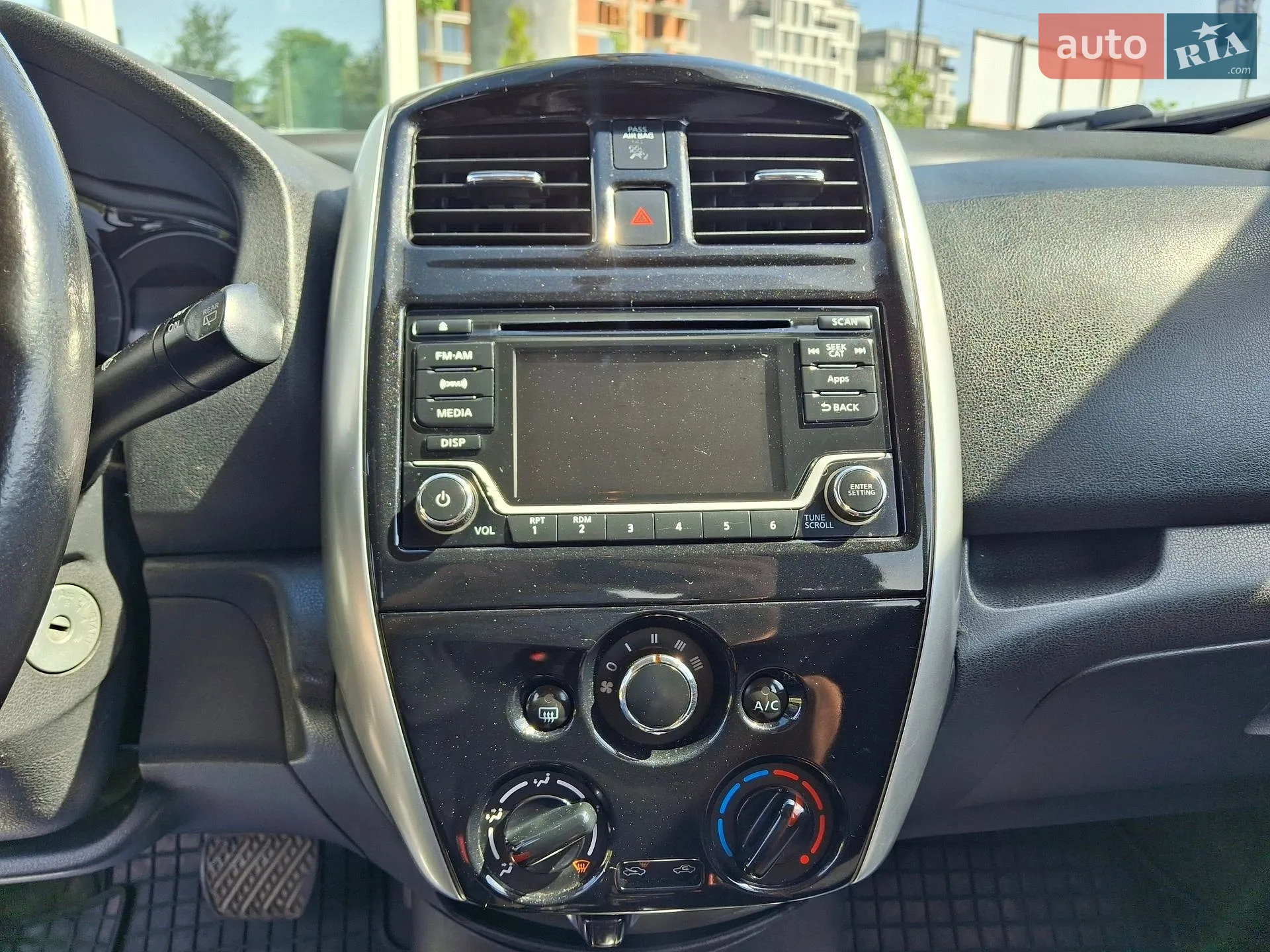 2016 Nissan Versa - мініатюра 18