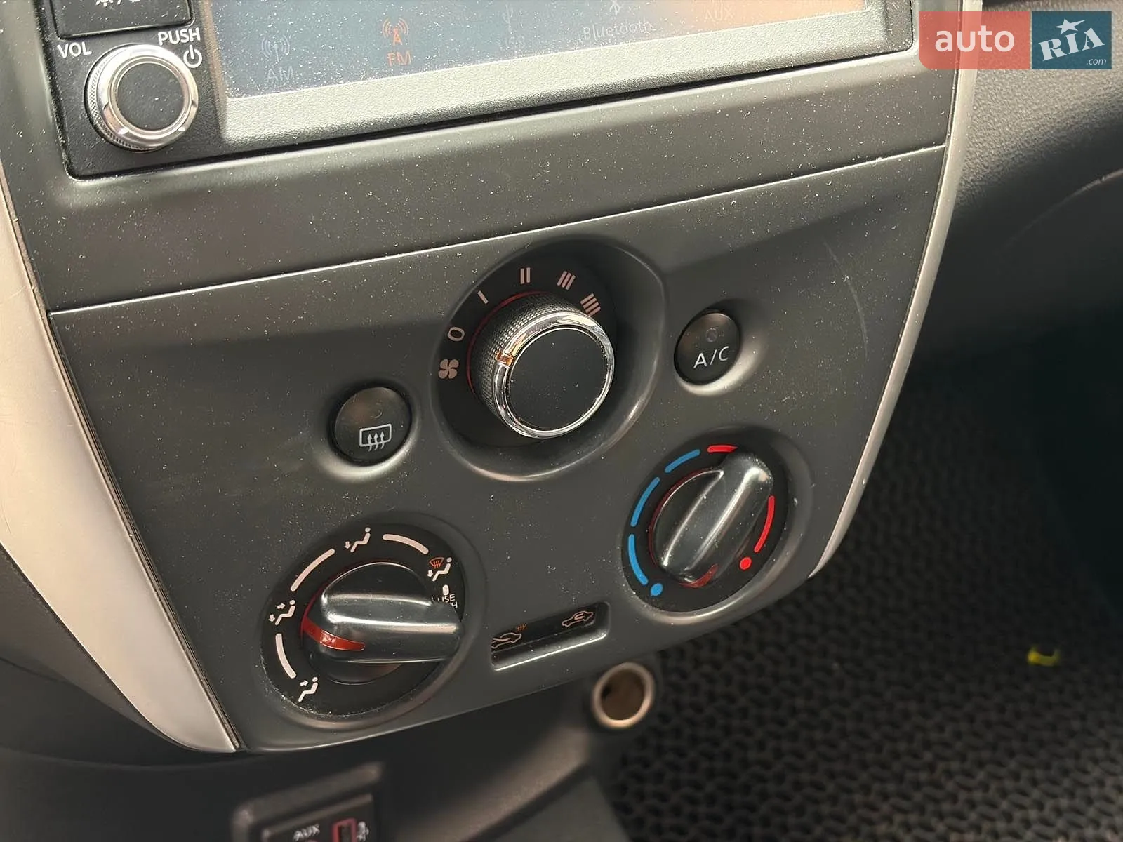 2019 Nissan Versa - мініатюра 21