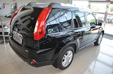 Внедорожник / Кроссовер Nissan X-Trail 2014 в 